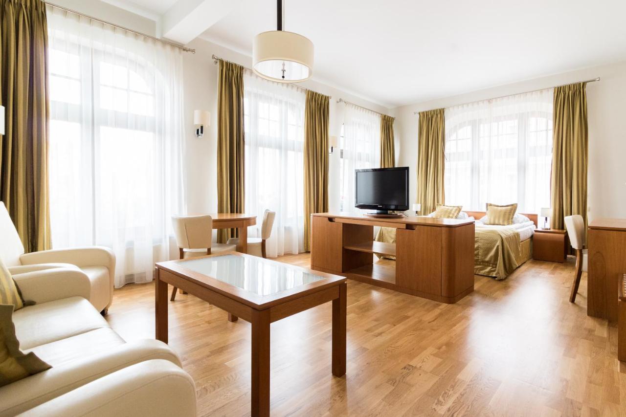 Hotel Vabank Голюб-Добжинь Экстерьер фото